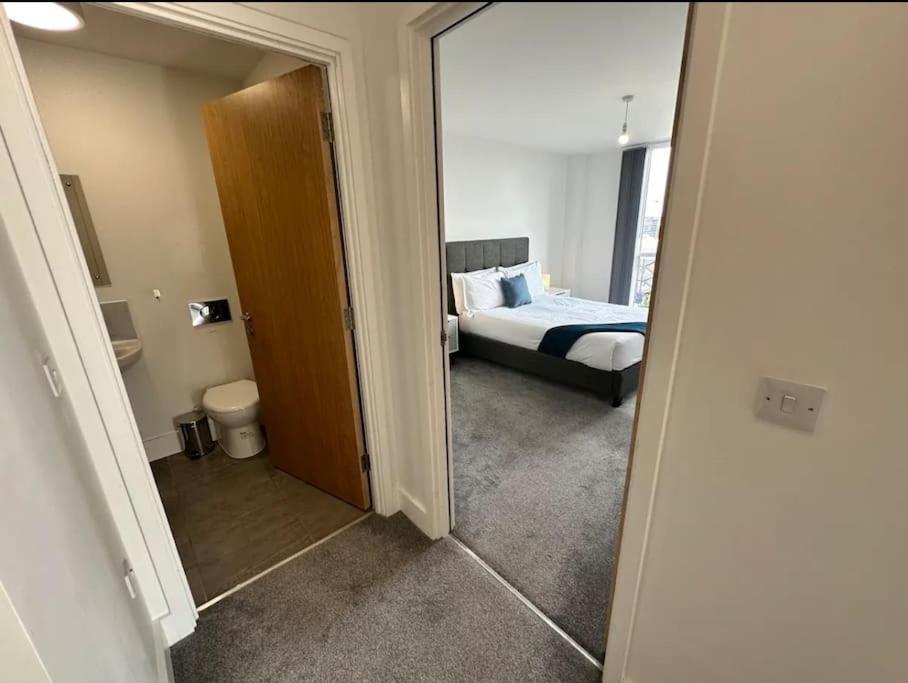 Apartamento Chic 1 Bed Mcr Ap W/balcony- Sleeps 4 *