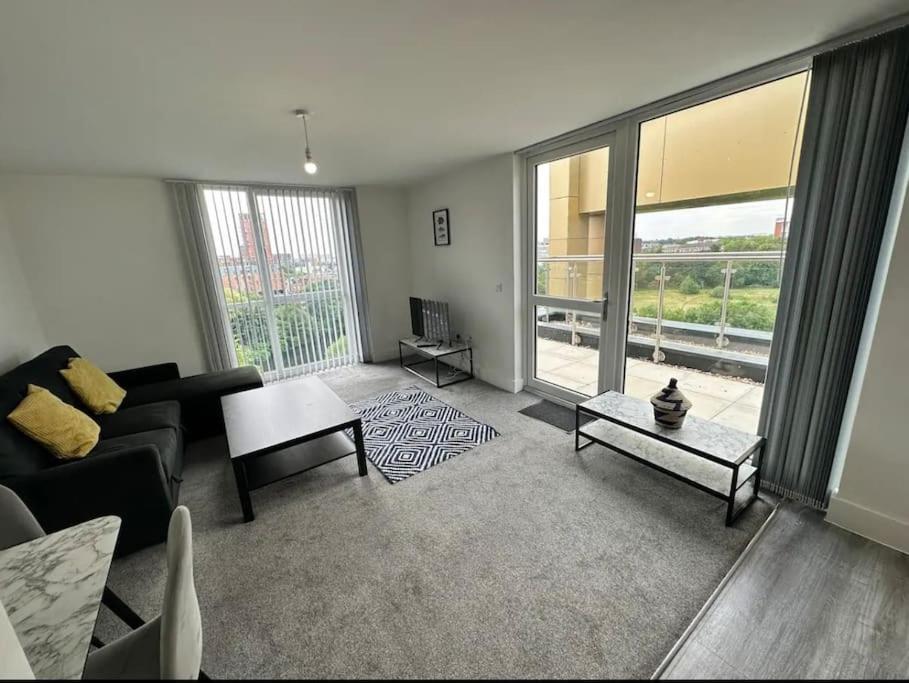 Chic 1 Bed Mcr Ap W/balcony- Sleeps 4 * Mánchester