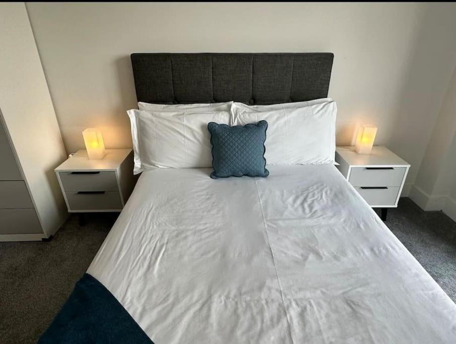Chic 1 Bed Mcr Ap W/balcony- Sleeps 4 * Mánchester